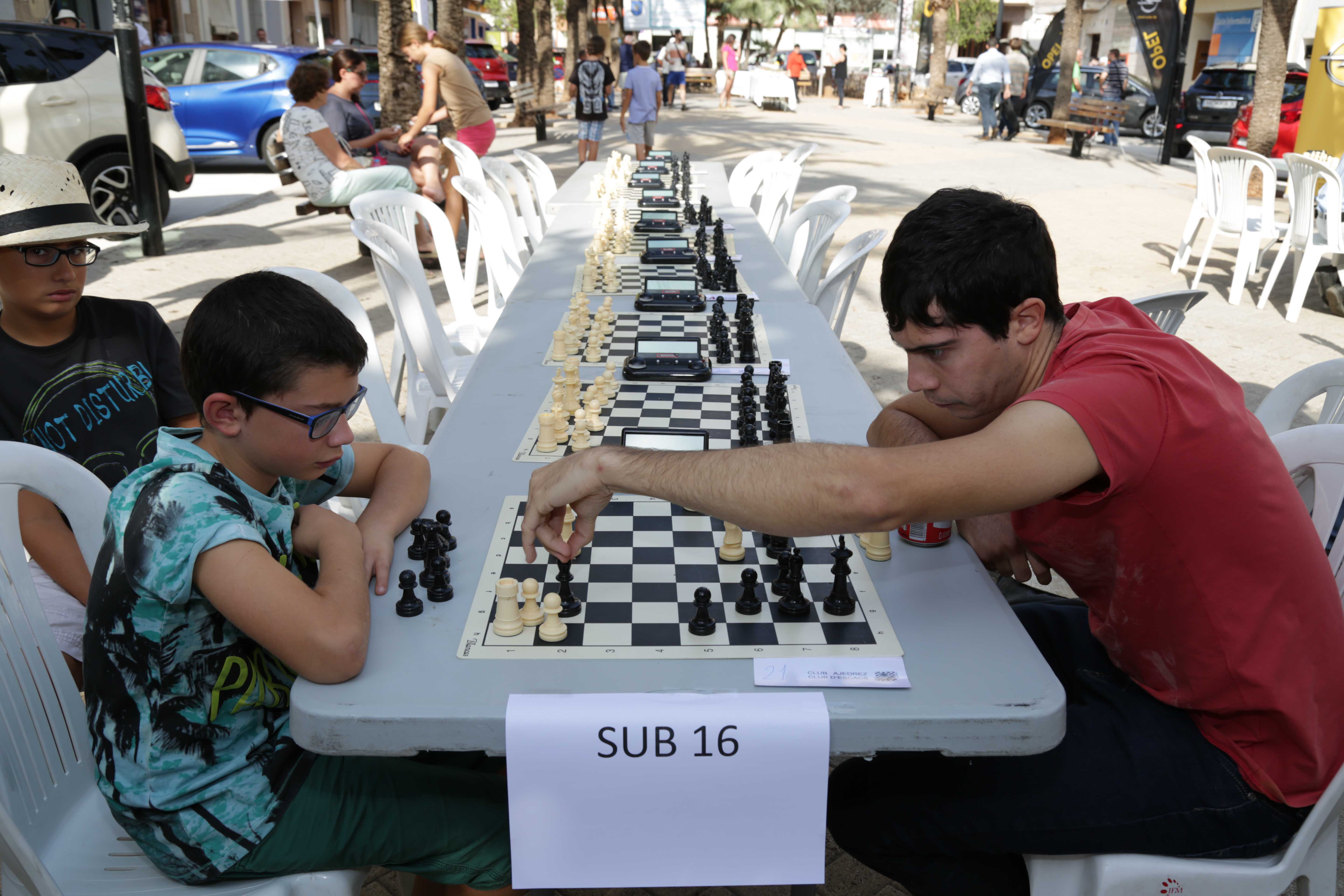 Gata celebra el 6e Campionat d’Escacs Fira Gata al Carrer